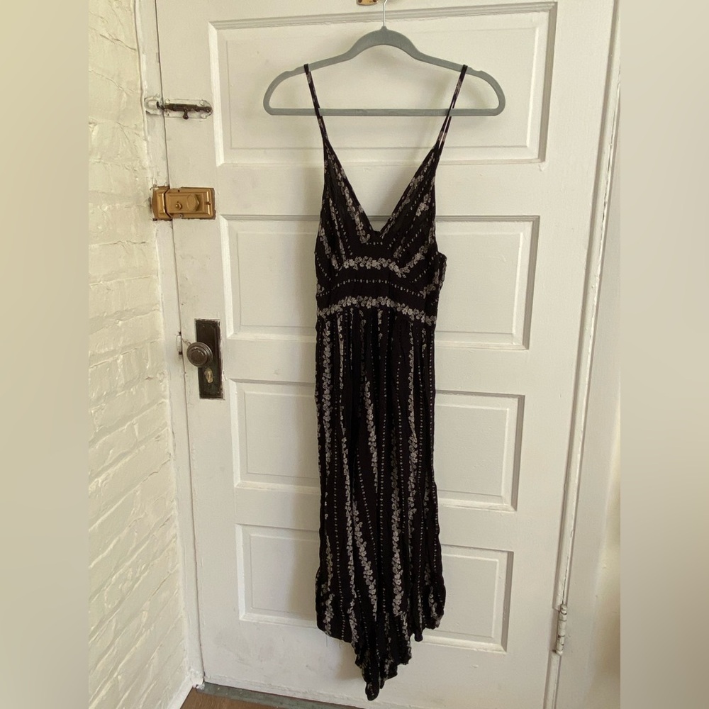 Angie Black and Gray Patterned Flowy Jumpsuit Size Large